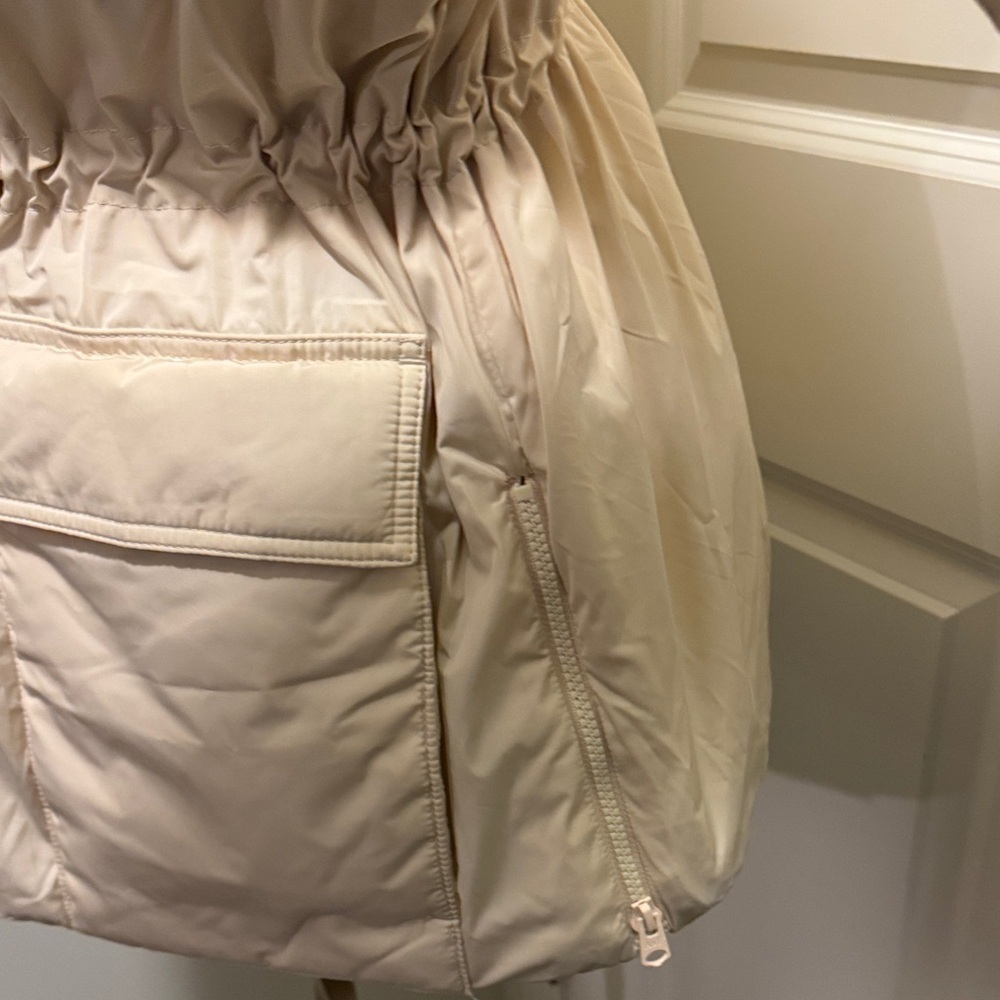 Abercrombie & Fitch Women's Beige Puffer Jacket - Picture 8 of 16